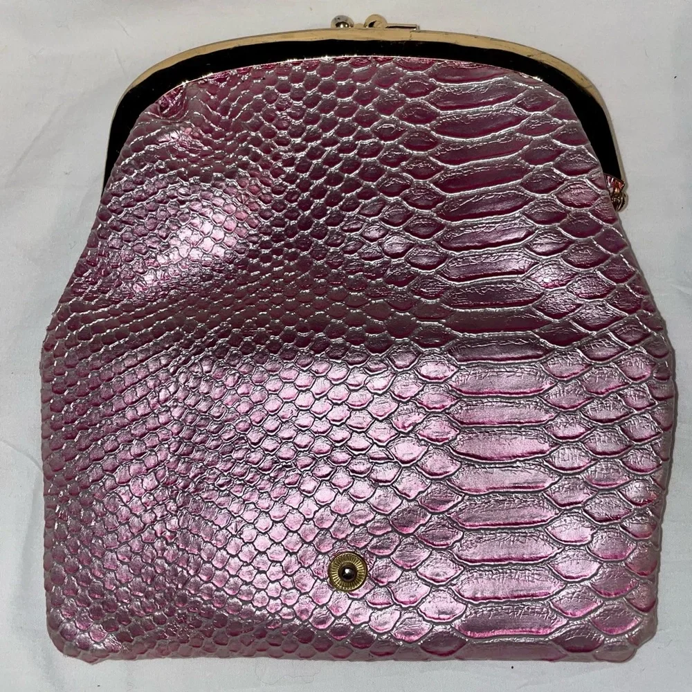 Deux Lux Pink Metallic Fold Over Clutch With Snap Closure.. New - Picture 6 of 15
